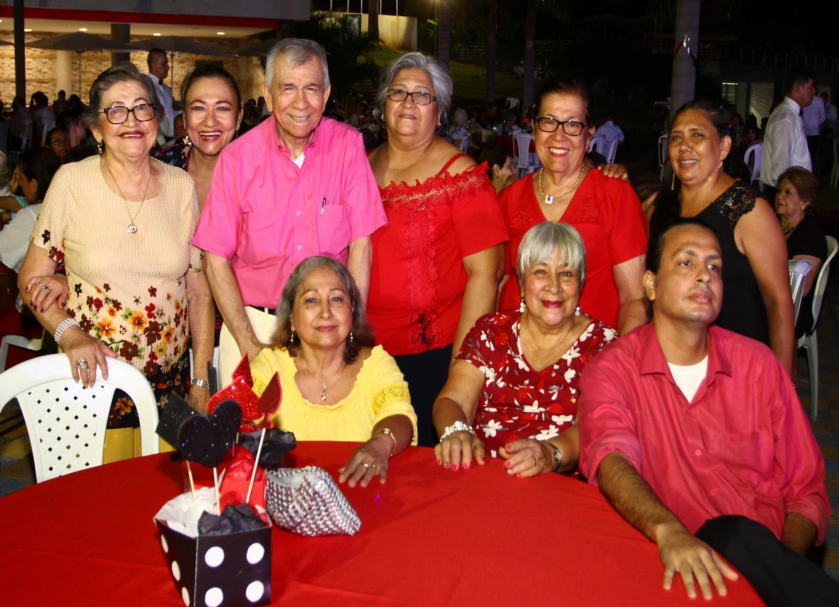 Teresa Joven Suárez, Marleny Quino, Fabio Escobar, Nora Ruiz, Trinidad Bermúdez, Luz Dary Durán Trujillo, Doris Gasca, Ofélia Ortiz y  Diego Mauricio Ortiz.